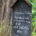 Manche Tafeln wurden von Wanderern beschriftet mit schönen Worten. 