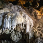 Der Kalksteinwasserfall im Großen Dom.