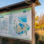 Alle Wander- und Radwege im Leipziger Neuseenland sind hervorragend beschildert, so dass man sich nur selten verirren kann. Ich starte eine zweite Tour um den See und genieße weiterhin die Stille des frühen Tages. 