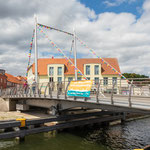 ... über die man auf die Insel gelangt, ist ein Touristenmagnet