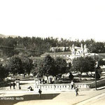 El parque del palacio, llamado "Centenario" (1937).