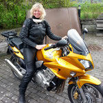 Marion auf der Honda CBF 1000