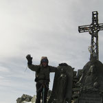 Renzo et la croix du sommet