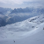 Gilles et Arthur à la montée dans les pentes qui mènent au col de Beugeant.