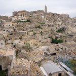 bis in die Sassi-Stadt Matera