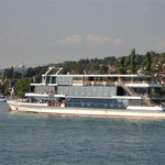 Cruising Lake Zurich