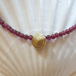 Granatkette mit Schnecke Gold