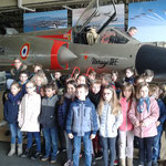 Les enfants du centre de loisirs d'Arc sur Tille en visite sur la base à l'invitation de l'association