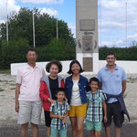 Photo souvenir pour cette famille venant de Dijon et de Taiwan.
