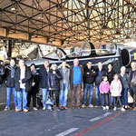 Visite des adhérents à la patrouille Breitling . Le Mirage III E d'Uderzo est deriière.