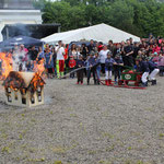 Die Kinderfeuerwehr aus Markkleeberg beim Löschangriff