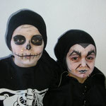 Maquillage enfants: le squelette et le vampire