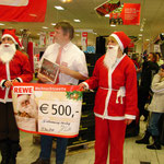 Weihnachtsmann Wette mit dem REWE-Markt in Schladen 2010