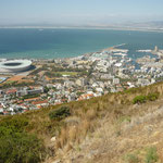 Aussicht von Signal Hill auf das Stadion und auf die Marina, Cape Town