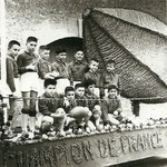 La cavalcade de Sauvian : le rugby - Archives Alice Fauré - memoiredesauvian.fr