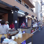 おそば・焼き鳥・ドリンク売ってます