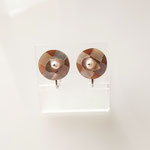 clip on earrings - vintage shell button, silver & pearl　ヴィンテージボタンのイヤリング（ボタン、シルバー、淡水パール）
