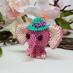 Pinker Elefant mit Hut