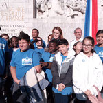 La rectrice de l'académie de Nice, Mme Chicot, avec les élèves de 3è