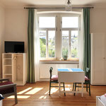 3-er Zimmer links, 1Doppelbett (180/200cm) 1Einzelbett (90/200cm)
