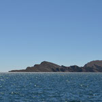 Der Titicaca-See liegt auf 3.810 Metern Höhe und wird von Schiffen befahren.