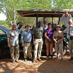 Gids Leonard, met zijn "ugly seven": Ronny, Marc, Freddy, Petra, Rita, Patrick, Walter