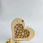 Einlegeherz klein € 30 ; 16 cm hoch; INFO: Holz ist ein Naturprodukt, daher können Abweichungen vorkommen.