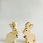 Hase "MINI" 1 St. € 8 ; 11.5 cm hoch; INFO: Holz ist ein Naturprodukt, daher können Abweichungen vorkommen.