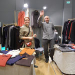 Josef Tresek , Modedesigner aus Marianski, präsentiert Herrenmode und Damenmode aus Leinen