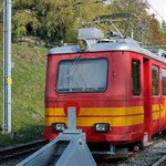 Juli 2024: BDeh 2/4 mit der Nummer 24 der TPC im Bahnhof von Gryon. (Aufnahme vom November 2023.)   