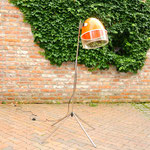 Onkel Edison Upcycling Stehlampe orangerote Trockenhaube