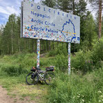 Gravelbike am Polarkreis in Lappland während einer Bikepacking-Tour