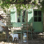 jardin à la ferme des ânes : le gîte