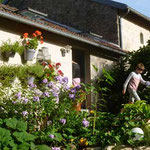 jardin à la ferme des ânes : accès aux sanitaires