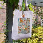Stadttasche Reinleinen 30x39 cm, Innentasche mit Schlüsselschlaufe und Applikation Baumwolle William Morris Motiv