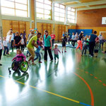 Lauf- und Bewegungsübungen in der Turnhalle