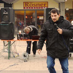 Dino als "Animateur" auf dem Place de Caen