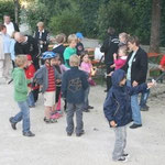 Kerwa Besucher