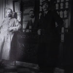 1910 Il farmacista Francesco Cavalieri nella sua farmacia in via Garopoli(dagli anni '50 farmacia Romanelli)