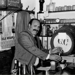 1985 Giovanni Cufone nella sua cantina