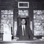 Inizi anni '50 Francesco (don Ciccio) Romanelli nella sua farmacia in Via Garopoli(chiamata farmacia Cavalieri perchè era del suo suocero)