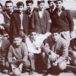 1961 Passeggiata scolastica della 3° C della Ragioneria(ITC) "a ra jiacina". Da sx in alto M.Luzzi,G.De Rosis,prof. Giuseppe Reale,C.Vitale,A.Servidio,N.Affortunato,G.Lancella,N.De Rosos,F.Gigliotti,A.Tedesco,U.Scigliano,G.Cardamone,G.Argentino