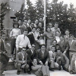 1957-1F.da sx-Pizzo;L.Maiarù;Tramaglino;prof.B.Tramonti,F.Labonia;prof.S.Bruno;2F-P.Salcina;Giuffrida;C.Gianzi;F.La Grotta;F. e M.Izzo;Visciglia;G.Romanelli;Sabato;3fila;Gianzi;T.Sosto;GPMorrone;P.Magliarella;Luzzi;A.Amato;Sapia;4F-G.Avolio;P.Tavernise