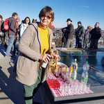 DIG-Vorstandsmitglied Doris Löw bereitete ein kleines Picknick mit Wein, Getränken und selbstgebackener Focaccia auf der Terrasse vor. (Foto: B. Brunn-Walldorf/DIG)