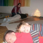 Vater und Sohn entspannen sich