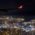 Anflug auf Istanbul bei Nacht