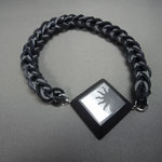 Onyx-Quadrat mit Silberelement mit handgeflochtenem Silikon-Strang