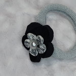 modèle 3 : chouchou noir gris