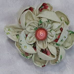 modèle 3 : barrette fleur crème/vert orange