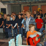 Schulchor und Gitarrengruppe der Wilhelm-Busch-Schule